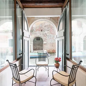 https://riva-palace-apartment.hotelslidodijesolo.com